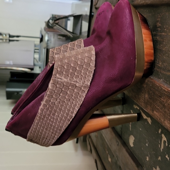 Devi Kroell Leather Platform Booties - Picture 16 of 16